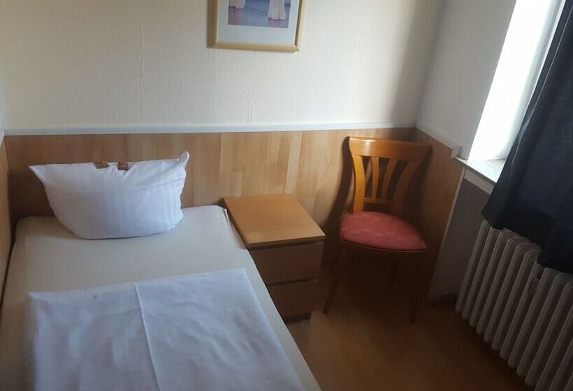 Standard Single Room Shared Bathroom, Gz Hostel Bonn