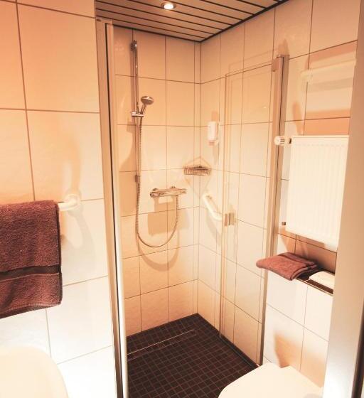 اتاق استاندارد چهار تخته, Am Vogelsanger Weg