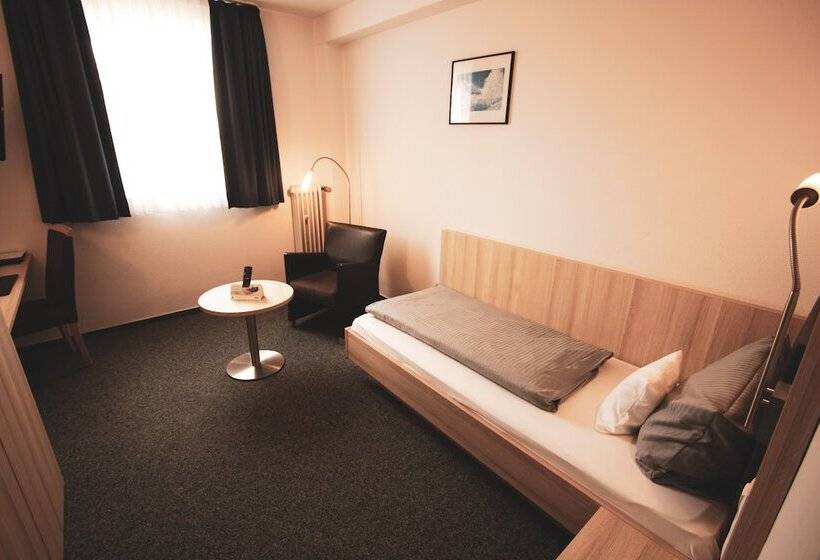 Standard Single Room, Am Vogelsanger Weg