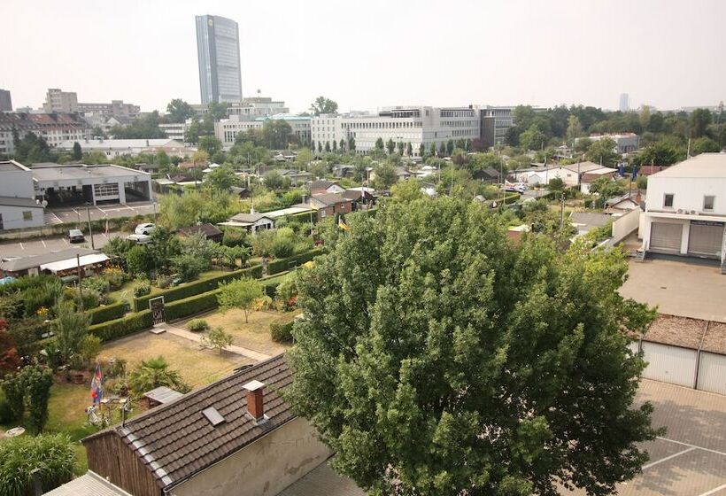 اتاق استاندارد چهار تخته, Am Vogelsanger Weg