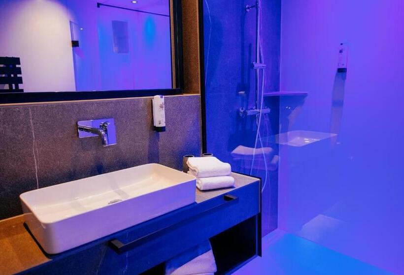 اتاق استاندارد با بالکن, Aqua Blu