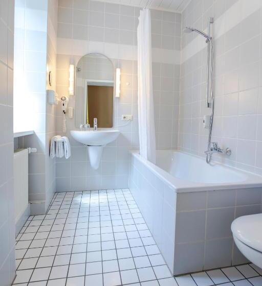 اتاق استاندارد چهار تخته, Hajo´s Germania Lodge & Irish Pub