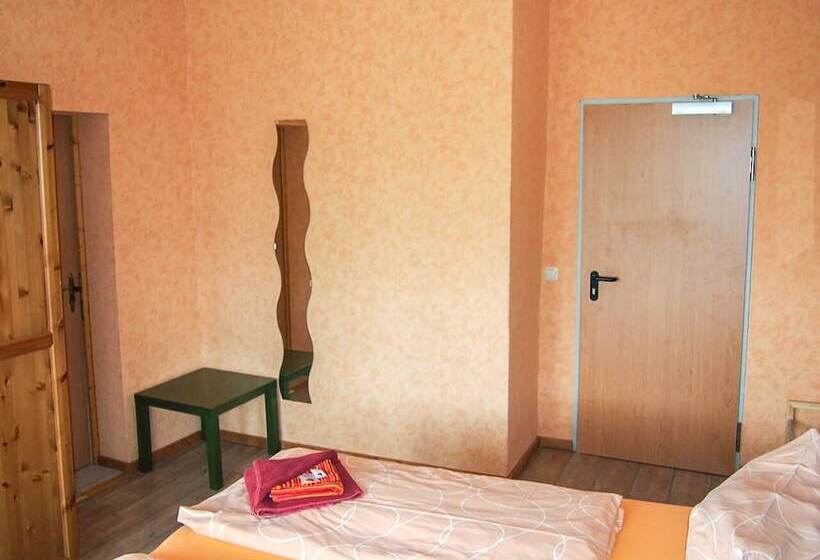 اتاق اکونومی, Pension Haus Saarland