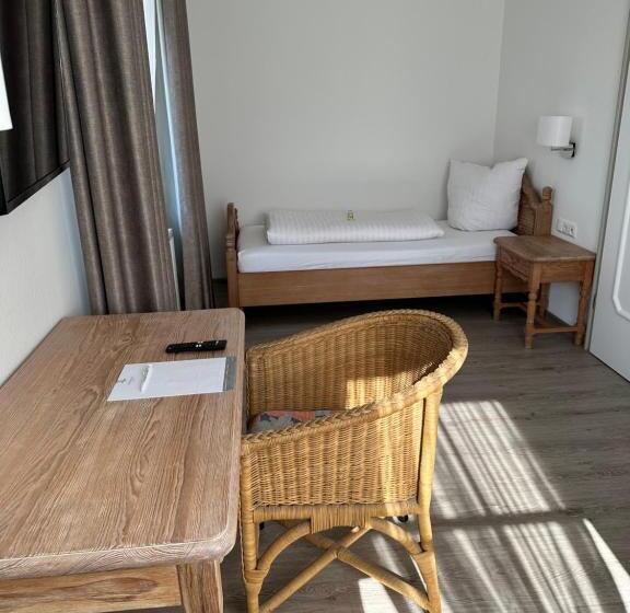 اتاق استاندارد یک نفره, Wittekindsquelle