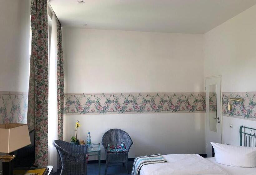اتاق لوکس, Villa Hentzel