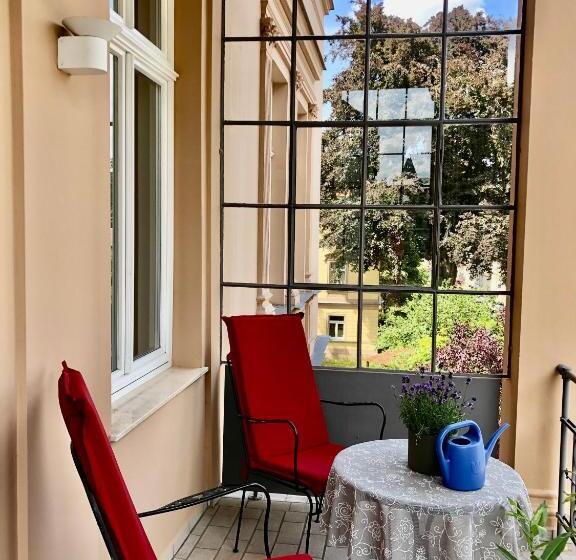 سوییت, Villa Hentzel