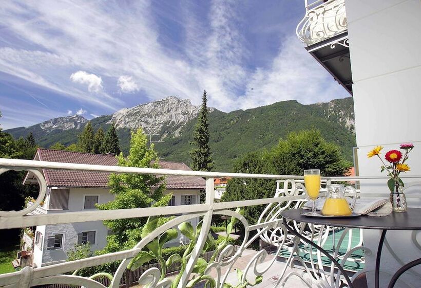 اتاق سوپریور با چشم‌انداز کوهستان, Villa Rein Boutique