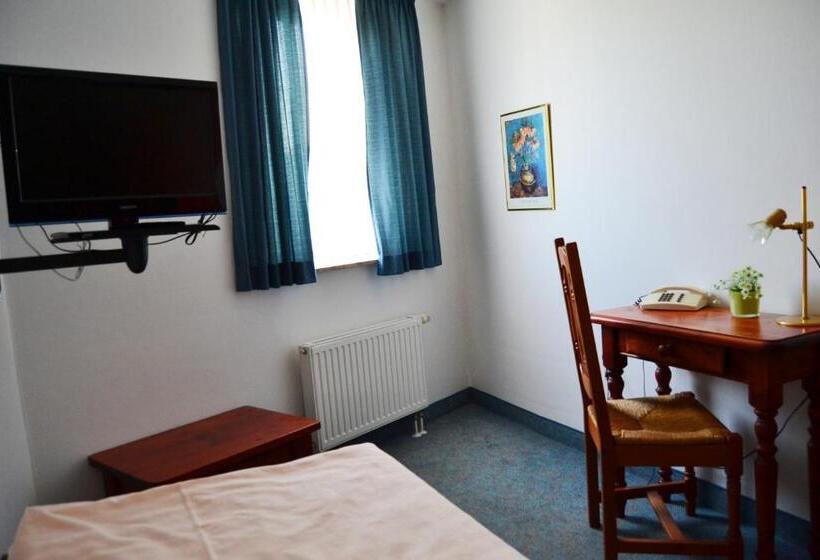 اتاق استاندارد یک نفره, Mahlzeit   Hotel Brauhaus Weyhausen   Keramikstudio