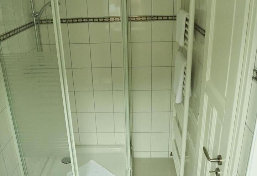 آپارتمان 1 خوابه, Mahlzeit   Hotel Brauhaus Weyhausen   Keramikstudio