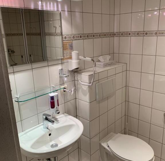 Standard Single Room, Goldene Krone