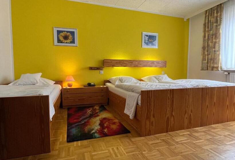 3-Bett-Standardzimmer, Kaufhold   Haus Der Handweberei