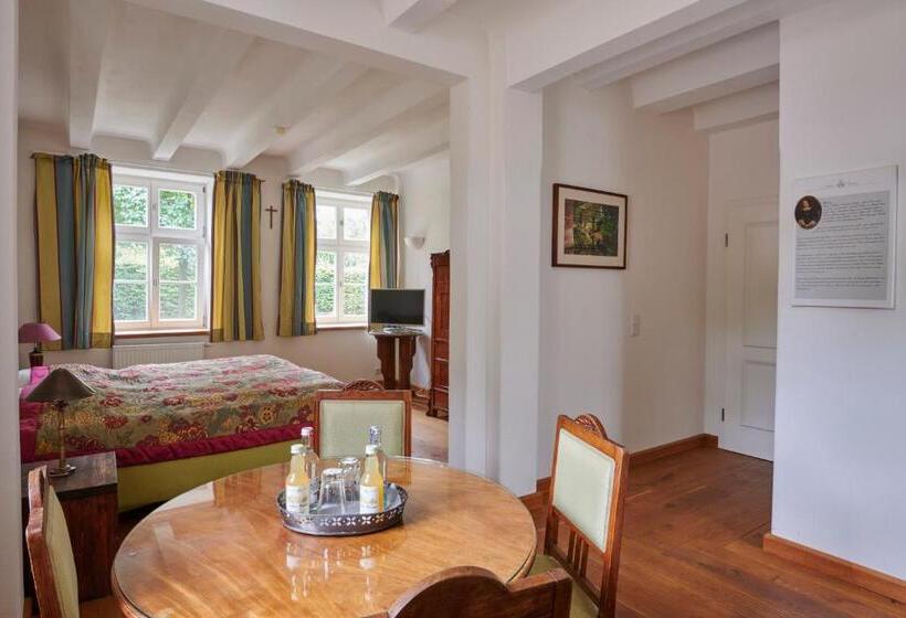 اتاق لوکس با تخت بزرگ, Schloss Wissen