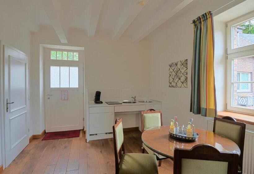 اتاق لوکس با تخت بزرگ, Schloss Wissen