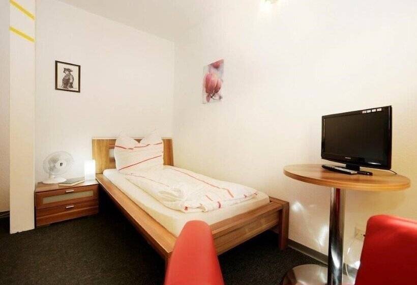 Standard Single Room, Goldener Hahn