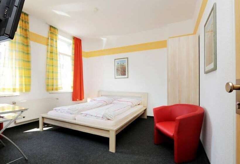 Standard Room, Goldener Hahn