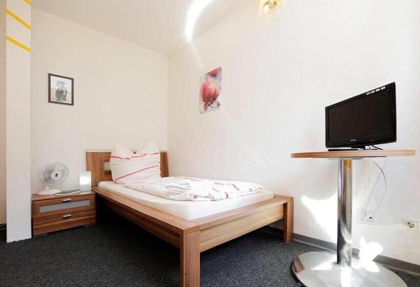 Standard Single Room, Goldener Hahn