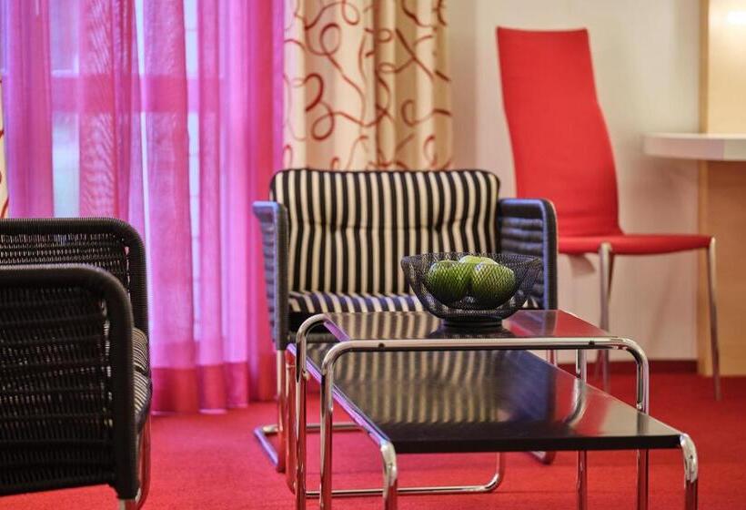 سوئیت جونیور با چشم‌انداز باغ, Mintrops Land Hotel Burgaltendorf