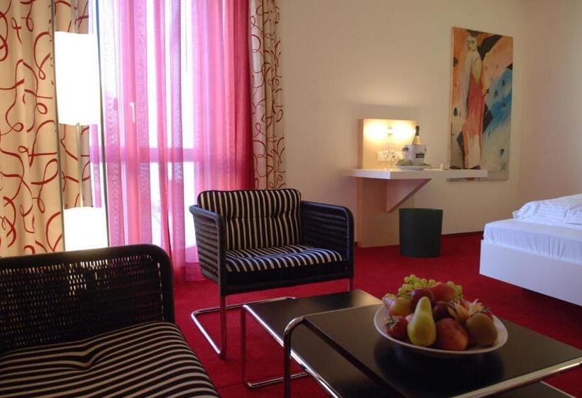 سوئیت جونیور با چشم‌انداز باغ, Mintrops Land Hotel Burgaltendorf