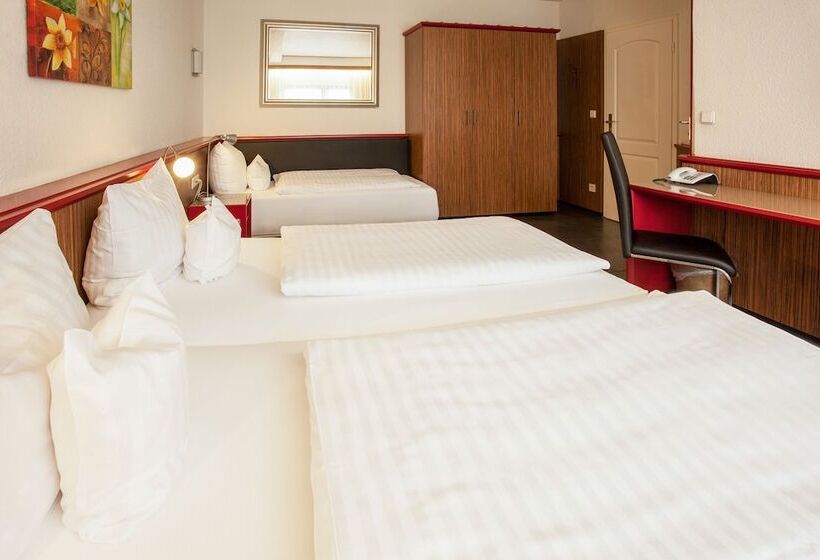اتاق استاندارد سه نفره, Trip Inn Hotel Ariane