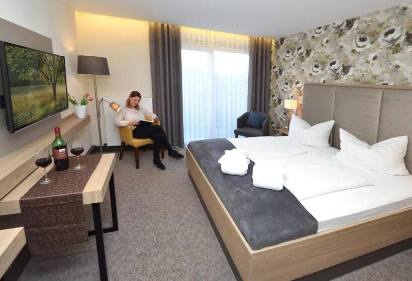 اتاق استاندارد با بالکن, Kurhotel Grüttner Mit Eigenem Sole Thermal Schwimmbad 32 Grad Und Saunalandschaft