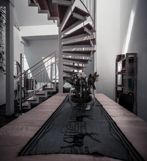 استودیوی استاندارد, Sommers Hotel Altes Posteck