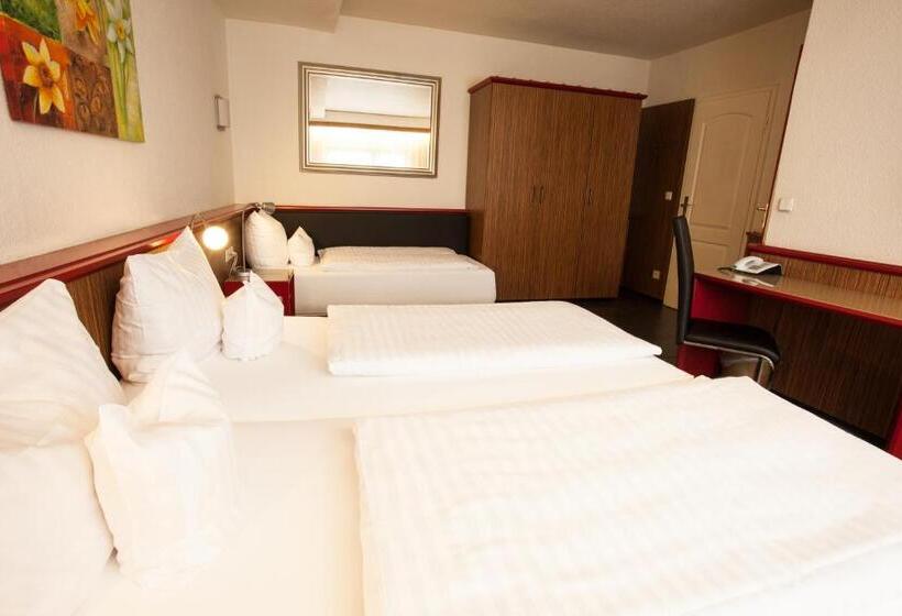 اتاق استاندارد سه نفره, Trip Inn Hotel Ariane