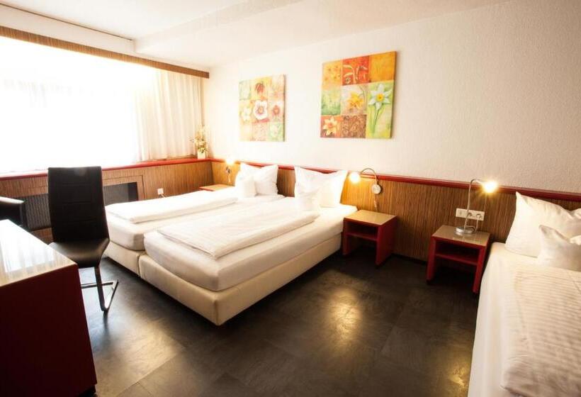 اتاق استاندارد سه نفره, Trip Inn Hotel Ariane