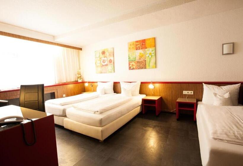 اتاق استاندارد سه نفره, Trip Inn Hotel Ariane