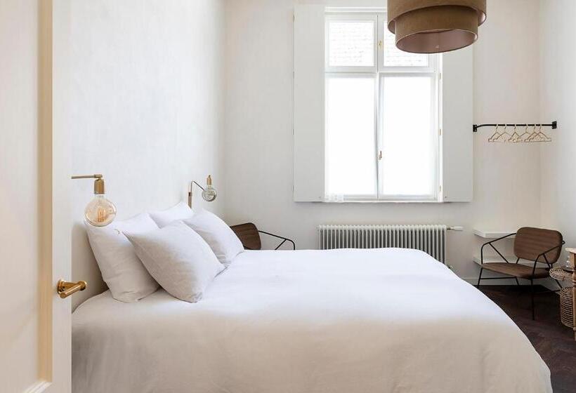 اتاق لوکس با تخت بزرگ, B Guest Sleep & Retreat