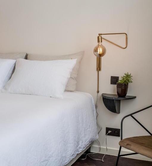 اتاق لوکس با تخت بزرگ, B Guest Sleep & Retreat