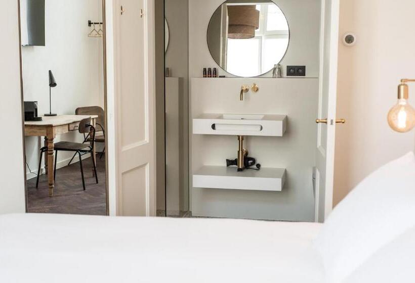 اتاق لوکس با تخت بزرگ, B Guest Sleep & Retreat