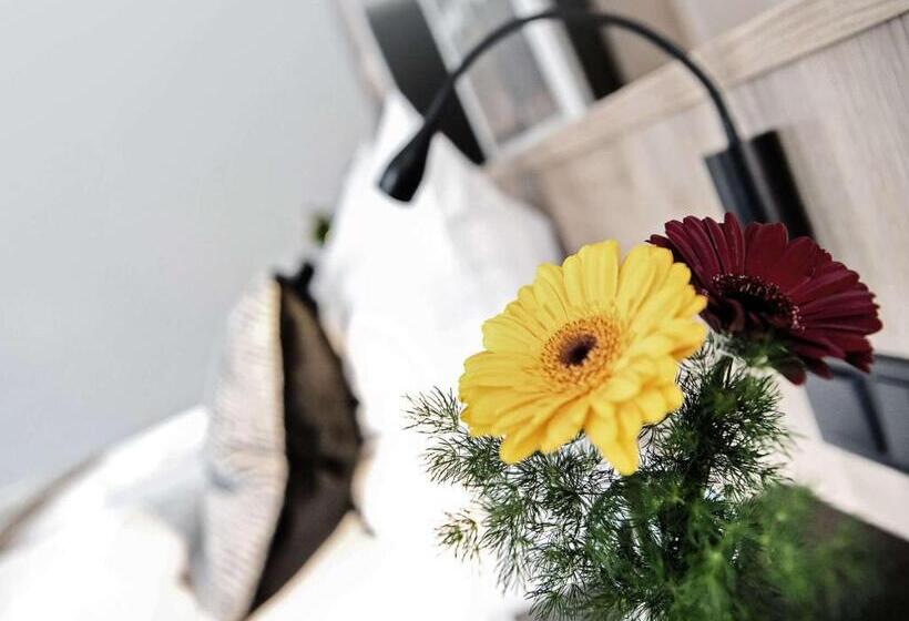 اتاق استاندارد, Alexxanders Hotel & Boardinghouse, Restaurant