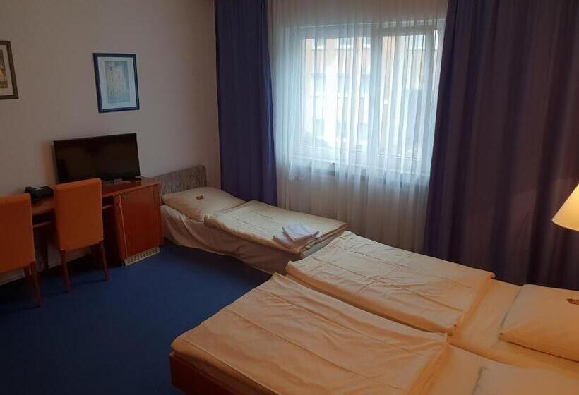 اتاق استاندارد سه نفره, City Hotel Stuttgart