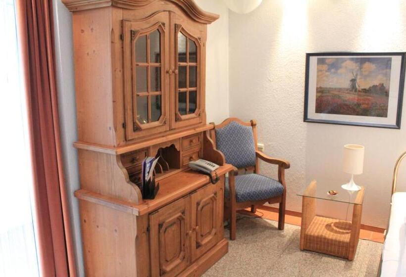 اتاق استاندارد یک نفره, Spahr