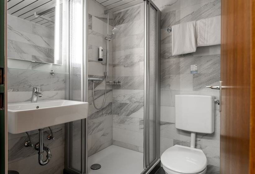 اتاق استاندارد یک نفره, Spahr