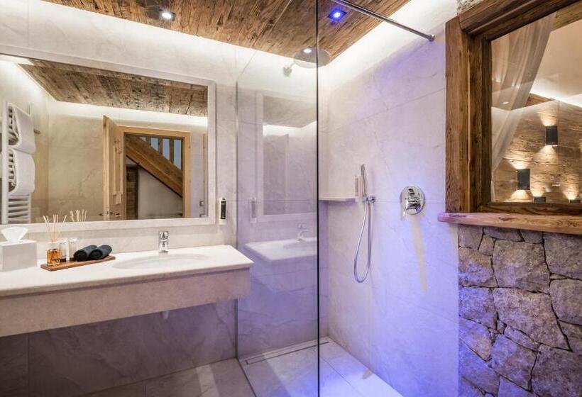 سوییت جونیور با بالکن, Alpenhotel Plaza