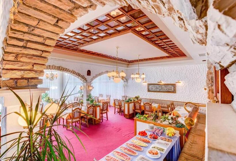 اتاق خانوادگی با چشم‌انداز دریا, Bed & Breakfast Senator