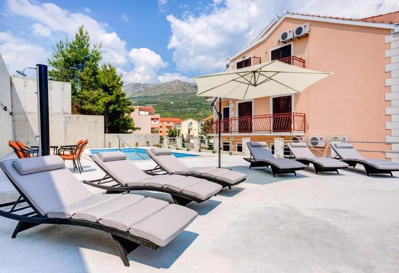 اتاق استاندارد یک نفره, Bed & Breakfast Senator
