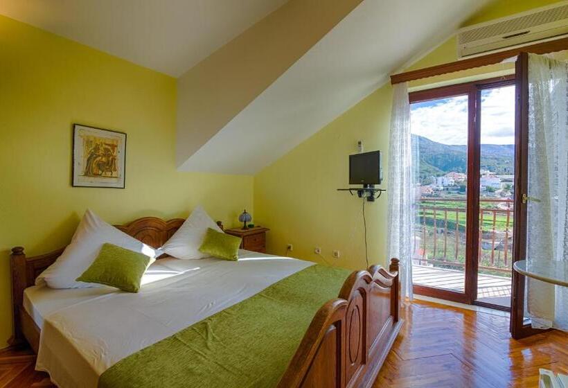 اتاق استاندارد با بالکن, Bed & Breakfast Senator