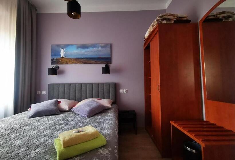 1 Bedroom Apartment, Cis