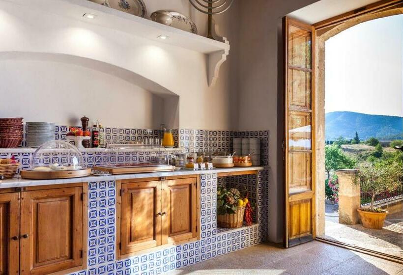سوییت دوبلکس, Finca Can Estades