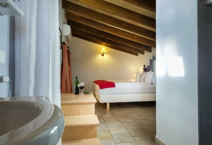 سوییت دوبلکس, Finca Can Estades