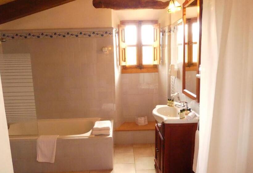 سوییت دوبلکس, Finca Can Estades
