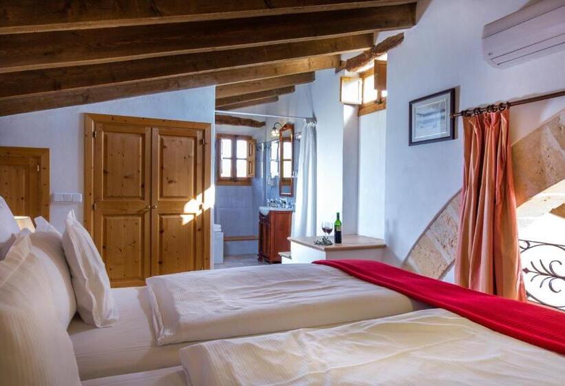 سوییت دوبلکس, Finca Can Estades