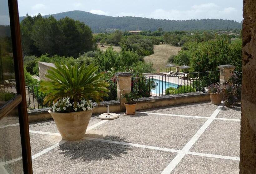 سوییت دوبلکس, Finca Can Estades
