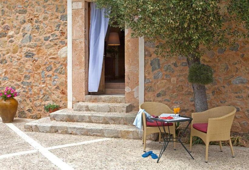 سوییت دوبلکس, Finca Can Estades