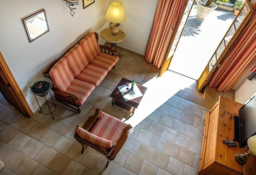 سوییت دوبلکس, Finca Can Estades