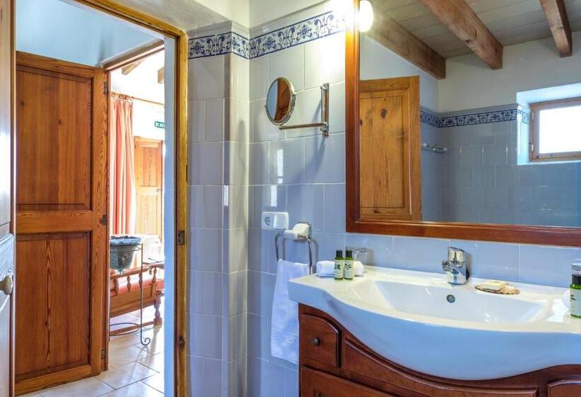 سوییت دوبلکس, Finca Can Estades