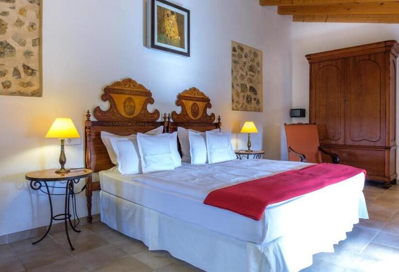 سوییت جونیور, Finca Can Estades