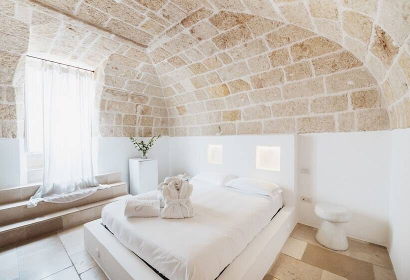 اتاق لوکس, Giovì Relais